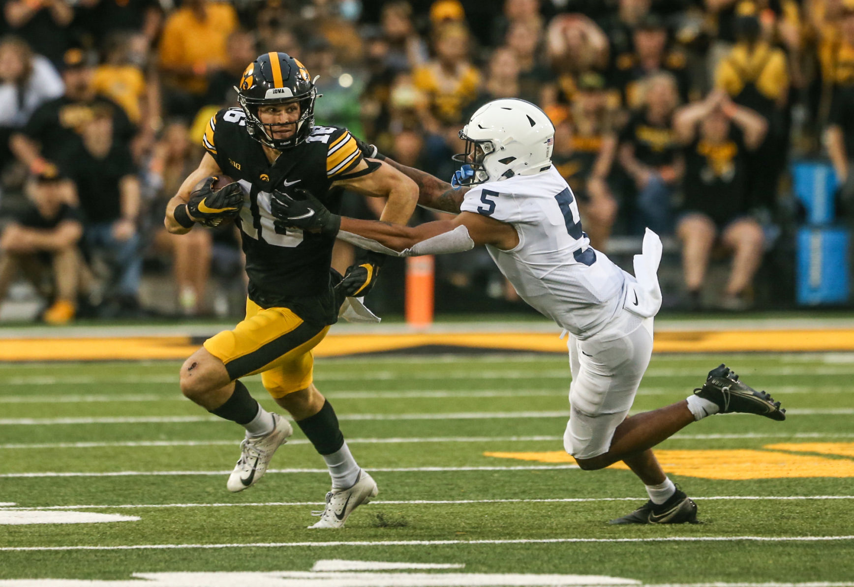 100921-qc-spt-iowa-fball-057